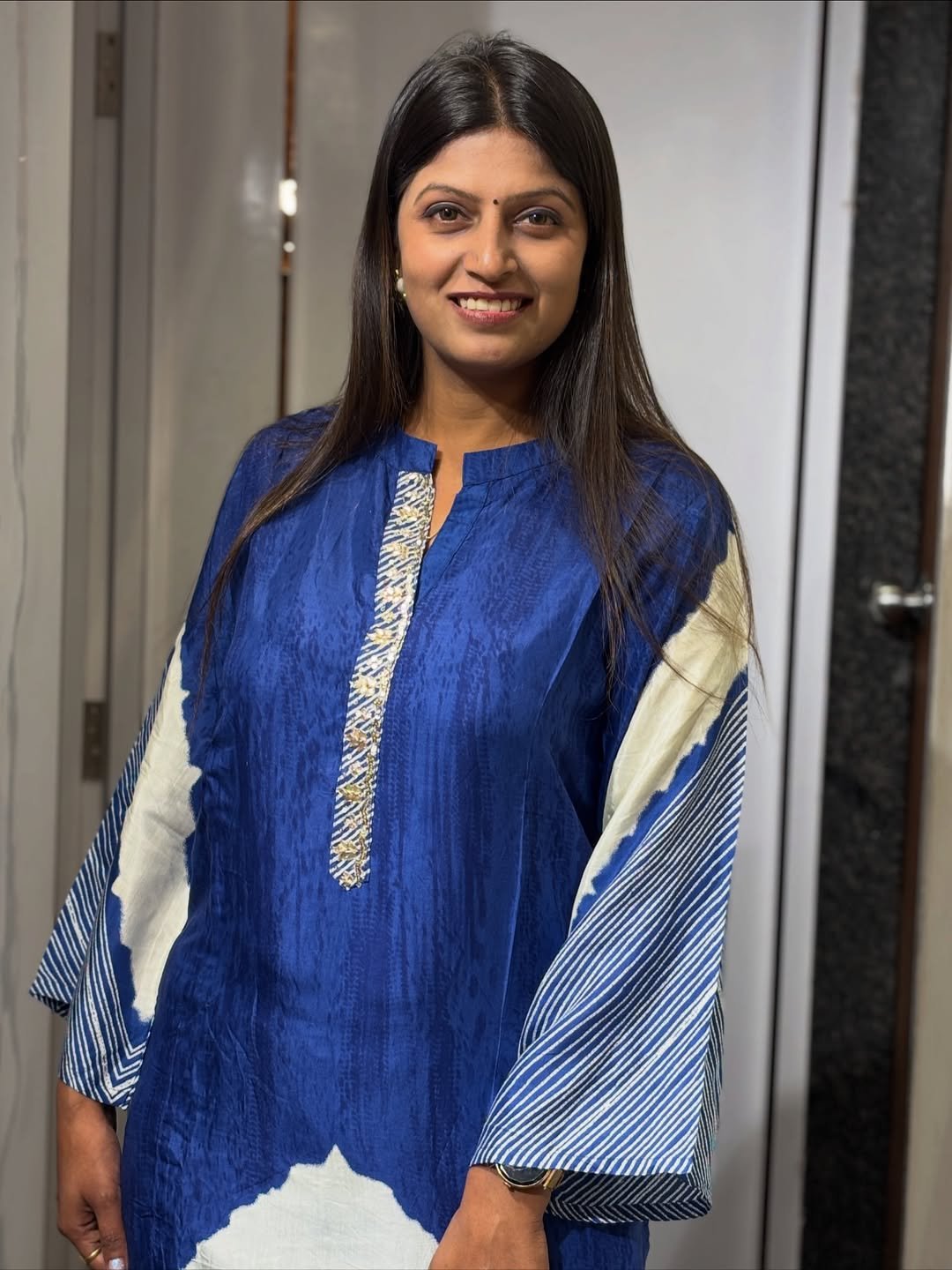 ✨ Bold. Breezy. Beautiful. ✨Step out in effortless elegance with this stunning two-piece Kurti–P (1) Luxurious Banarasi Weave - Image 1